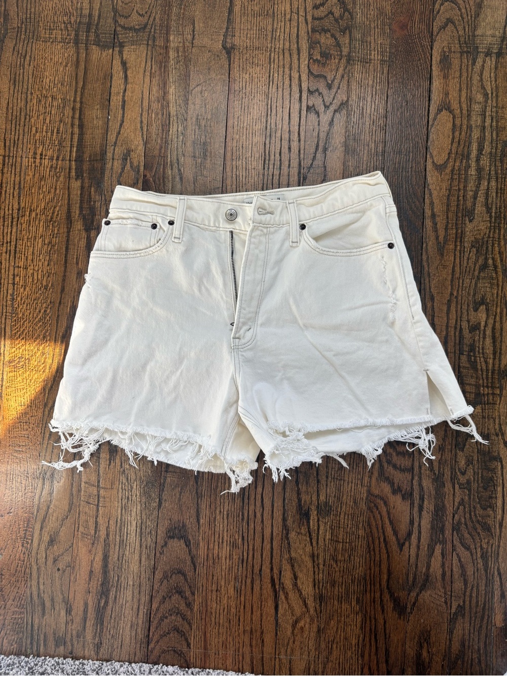 Abercrombie & Fitch The 4” High Rise Mom Short - Curve Love